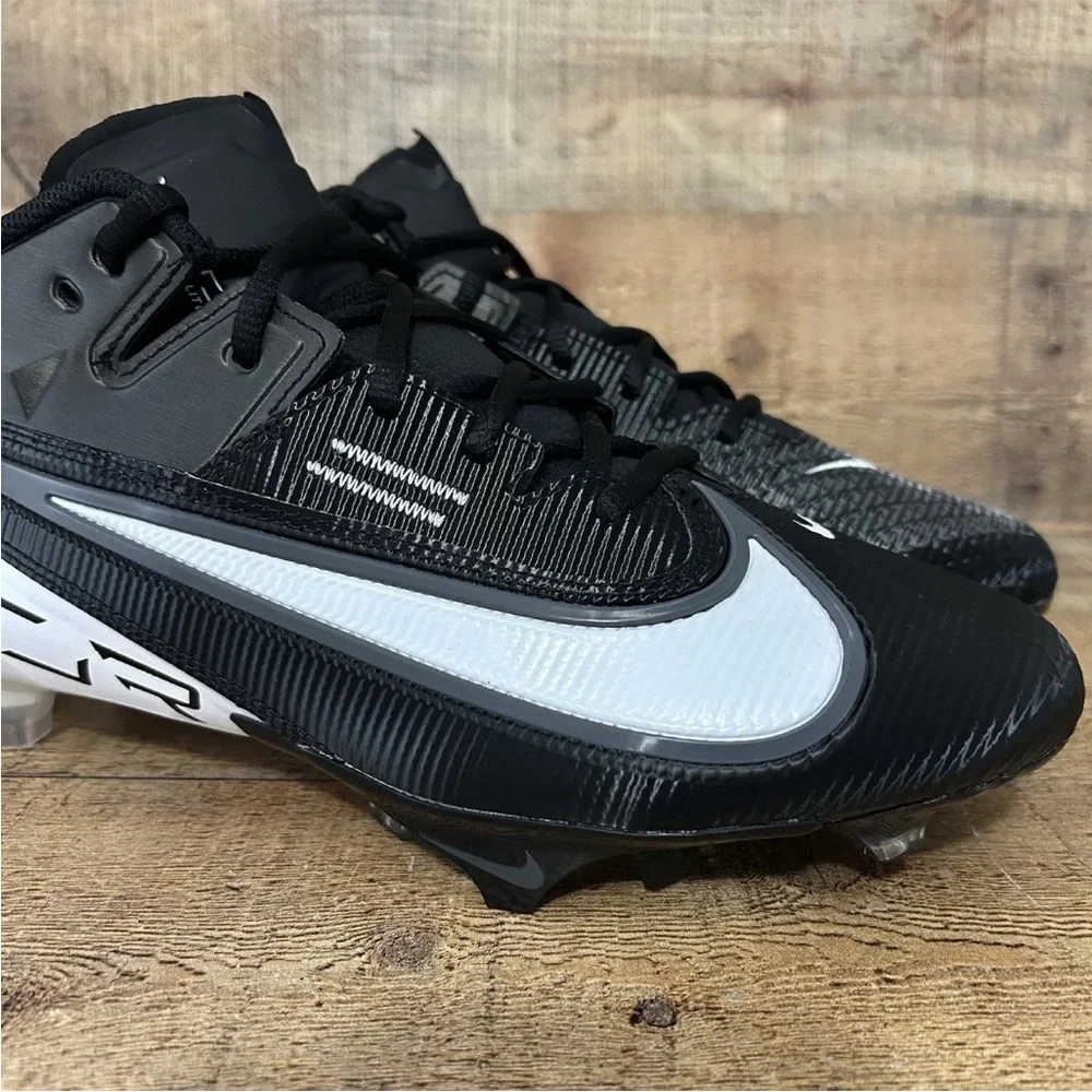 Nike Vapor Edge Elite 2 360‎ Cleats in Black and White Sz 8 men’s
